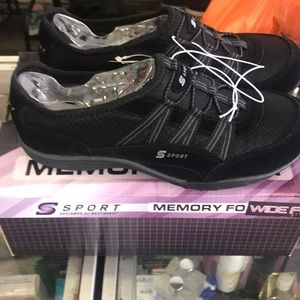 S sport designed by Skechers wide fit size 6
